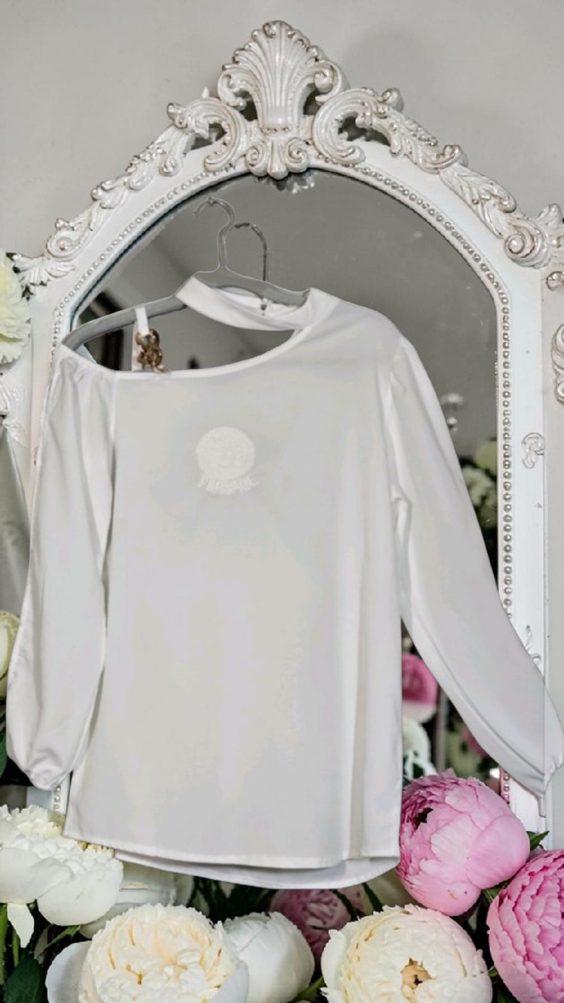 Medusa logo White Silk Blend Asymmetric Embroidered Blouse Size US Large
