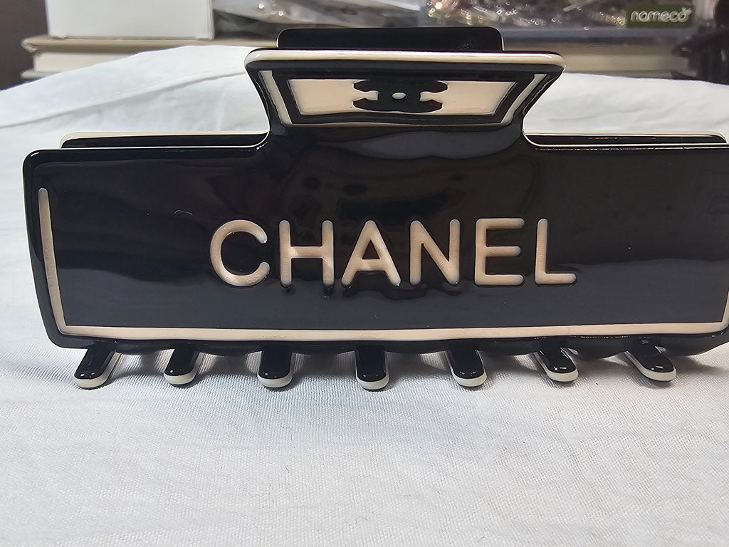 C Logo Luxury Hair Clip Black and Beige