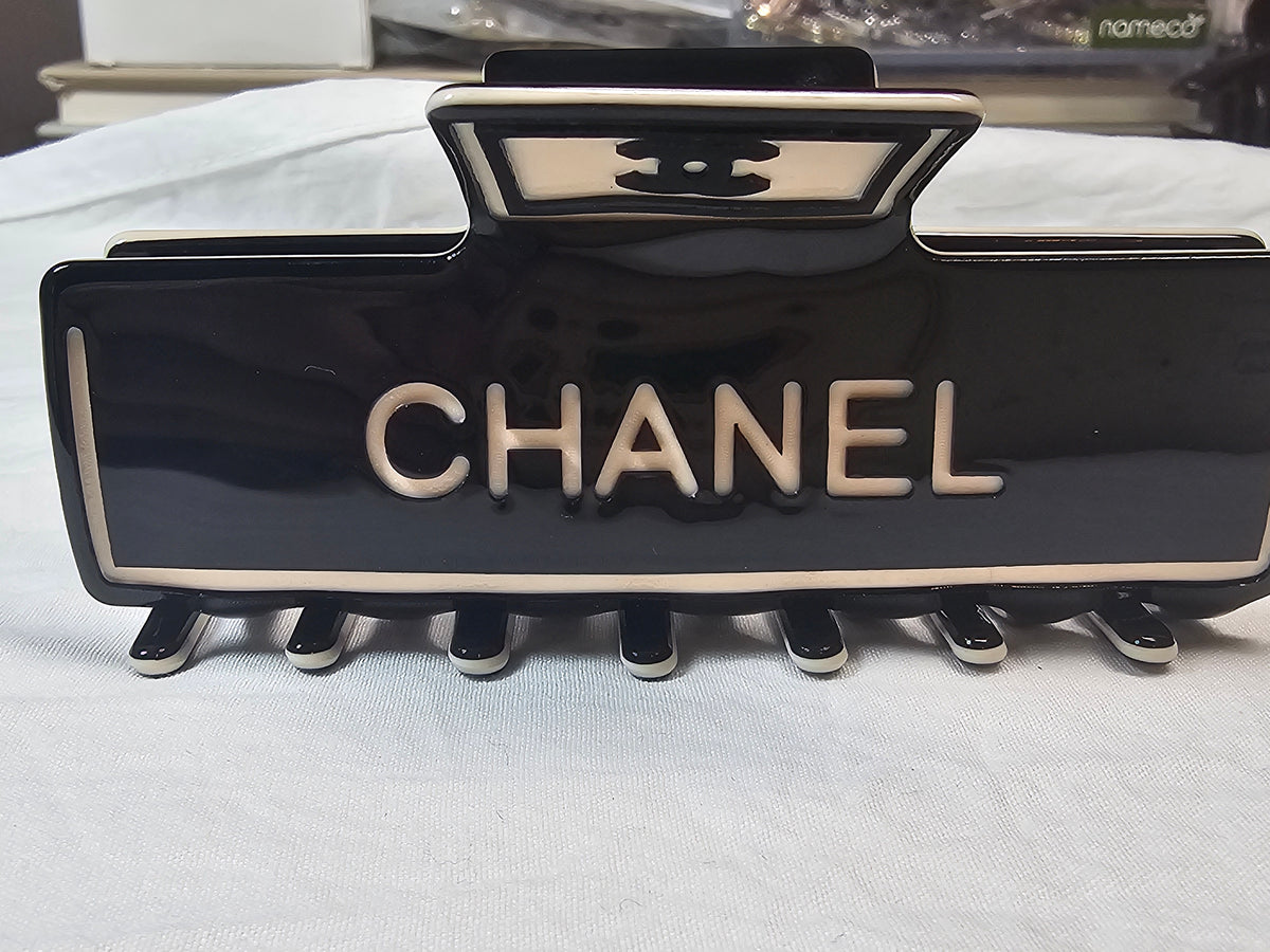 C Logo Luxury Hair Clip Black and Beige