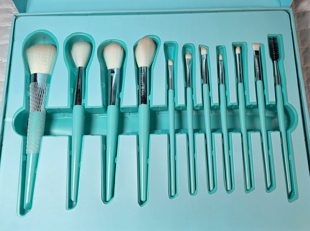 T&C Makeup Brush Gift Set New With Box