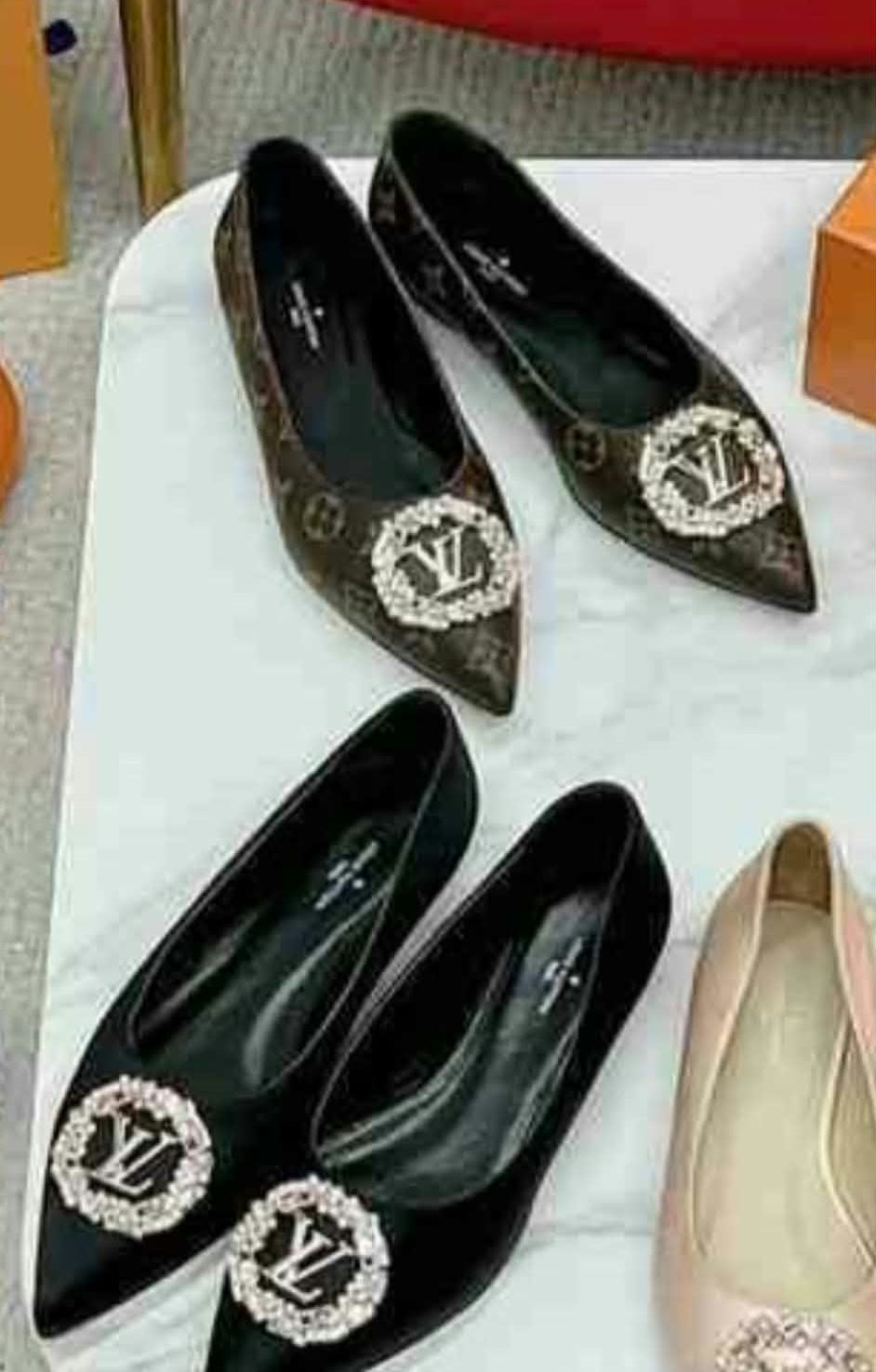 L Logo Signature Ballet Flats