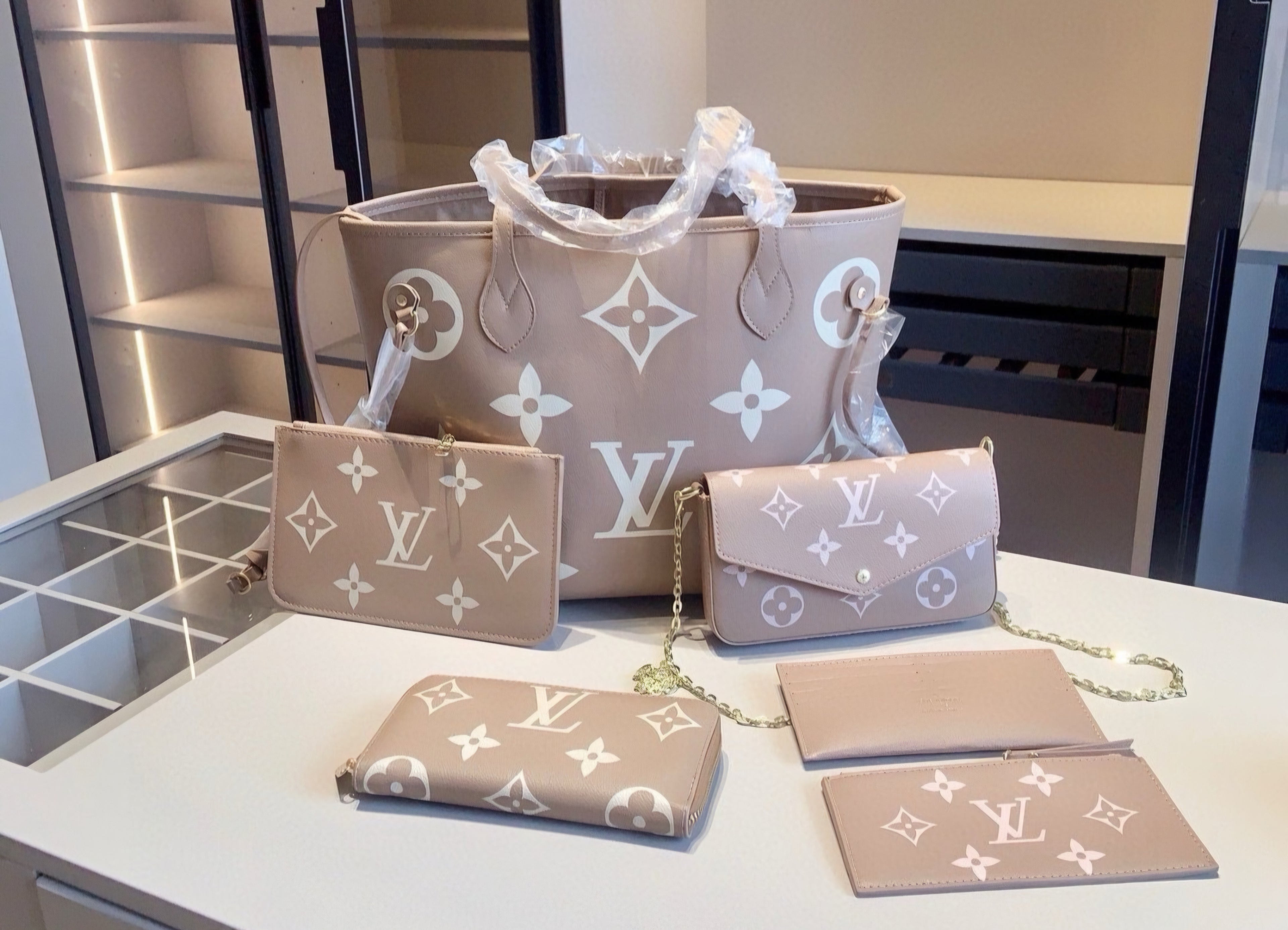 Tan Logo Large Never Full Tote Bag Set full set