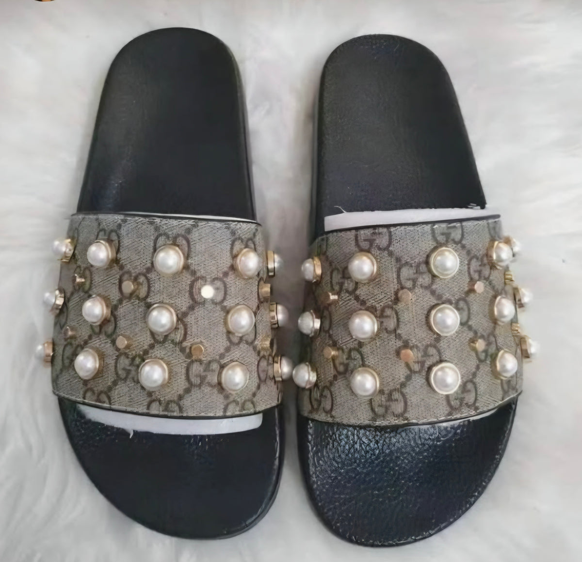 Beige G Logo Pearl Slides