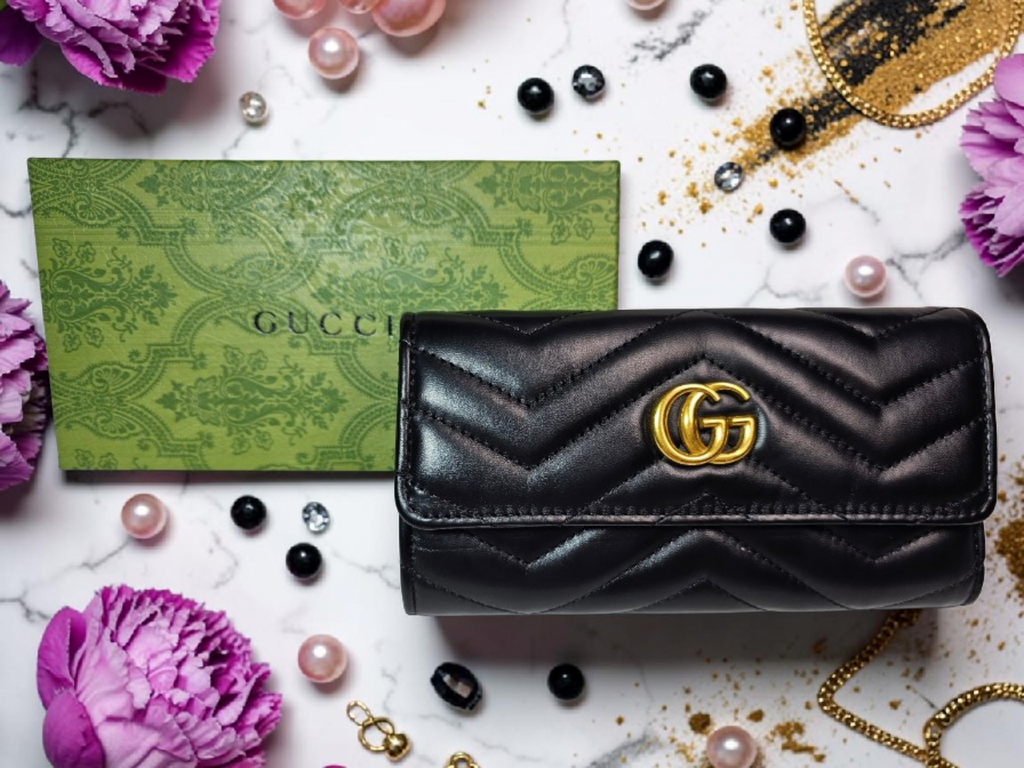 GG Logo Long Wallet w/ Gold hardware and gift box