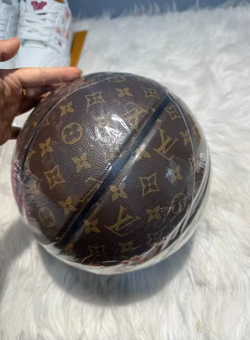 L Logo Basketball Regulation Size
