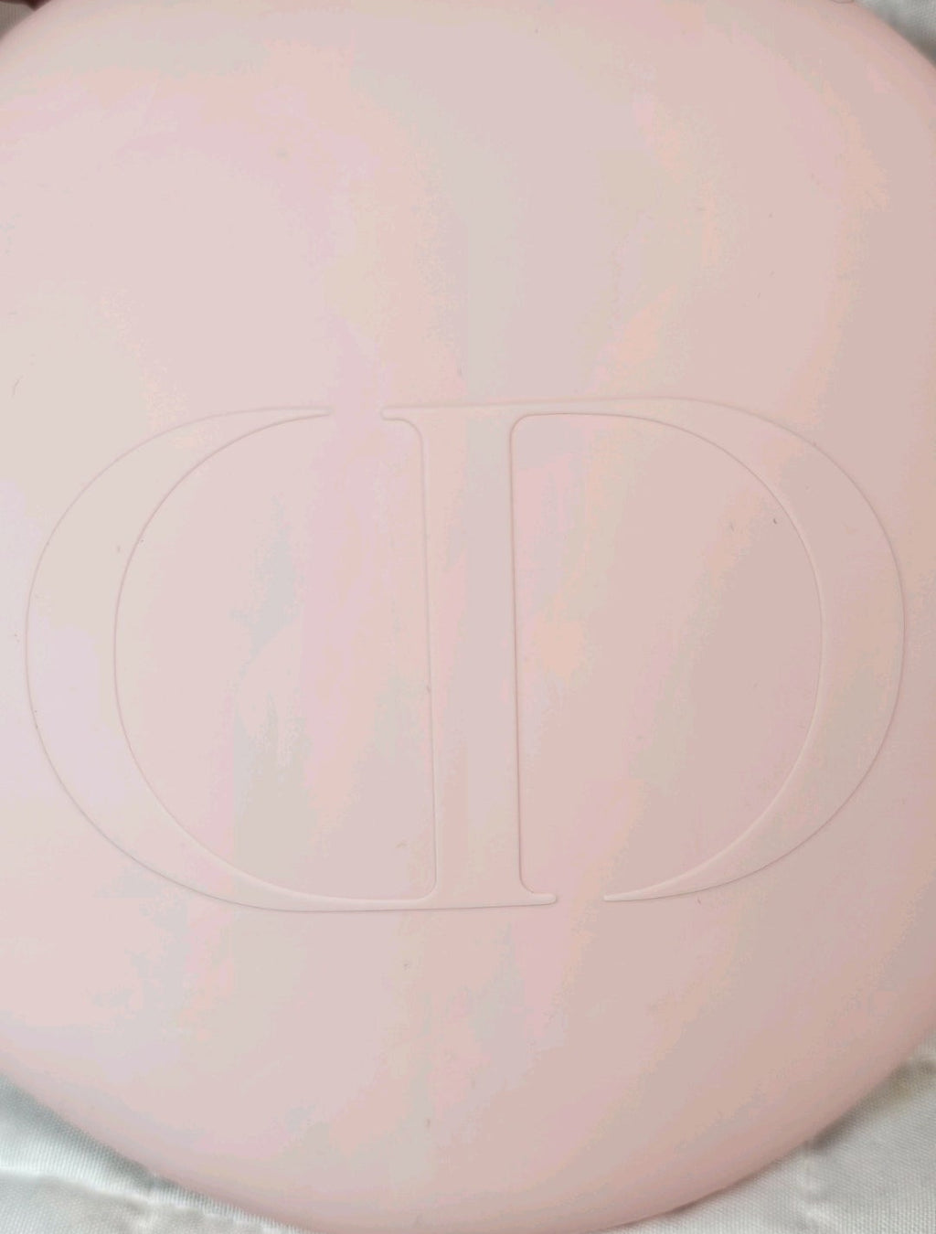 Dior Beautè Pink Round Silicone Beauty Case logo zipper pull