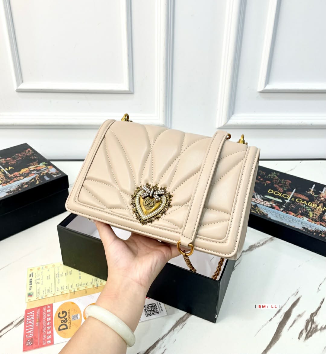 Dole Beige Heart Hardware Bag